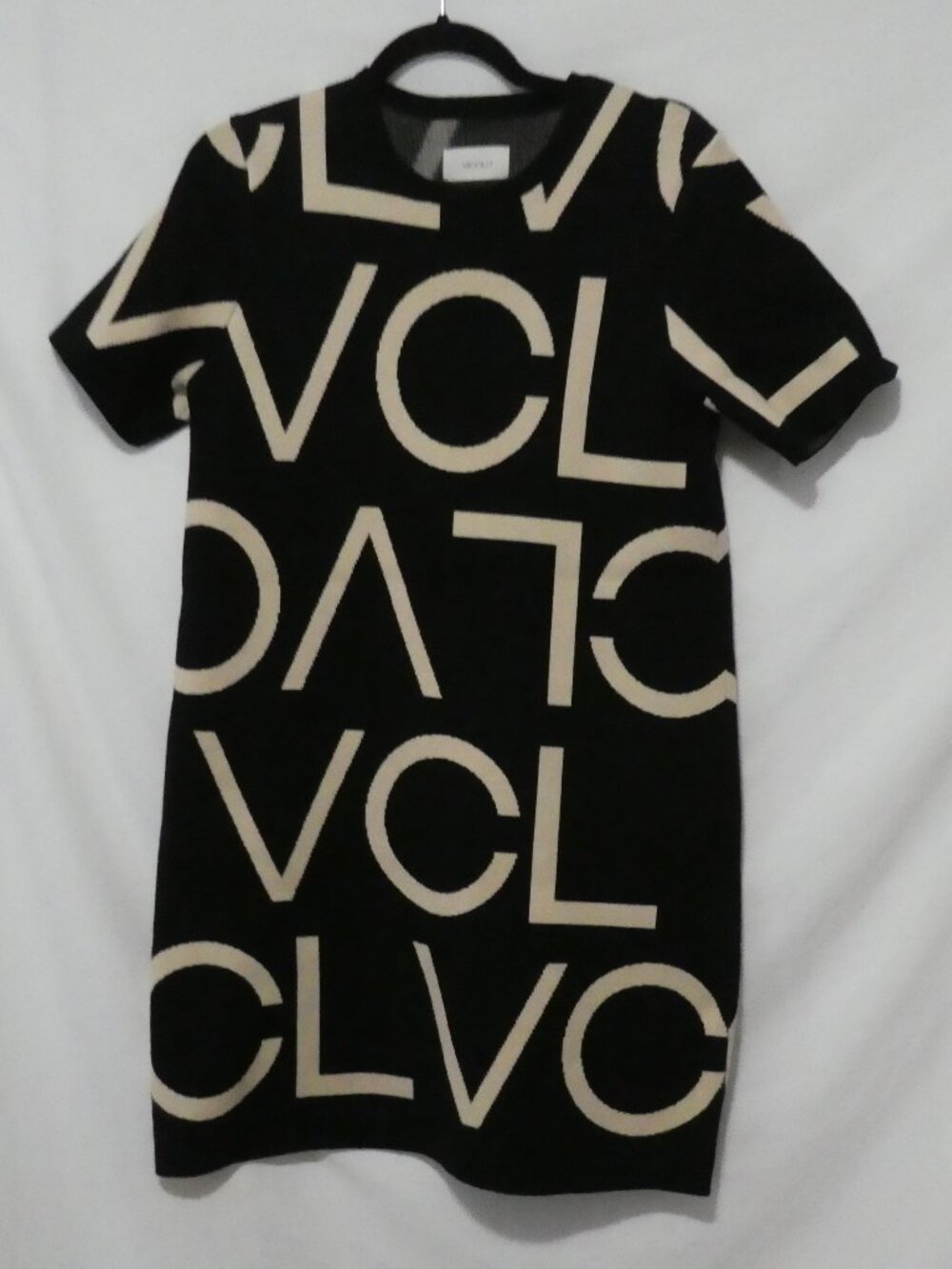 VICOLO Black and Cream Logo Typography Graphic Knit Sweater Dress - Size Large